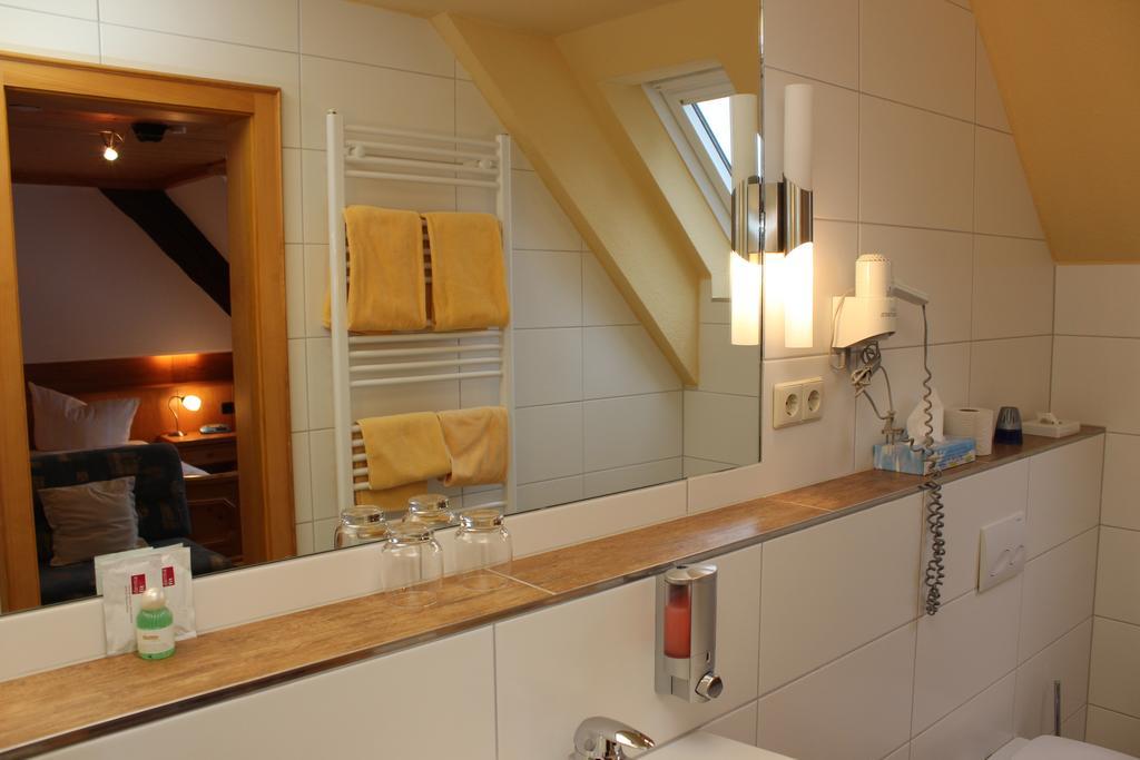 Landgasthof Zum Schuetzen Oberried  Kamer foto