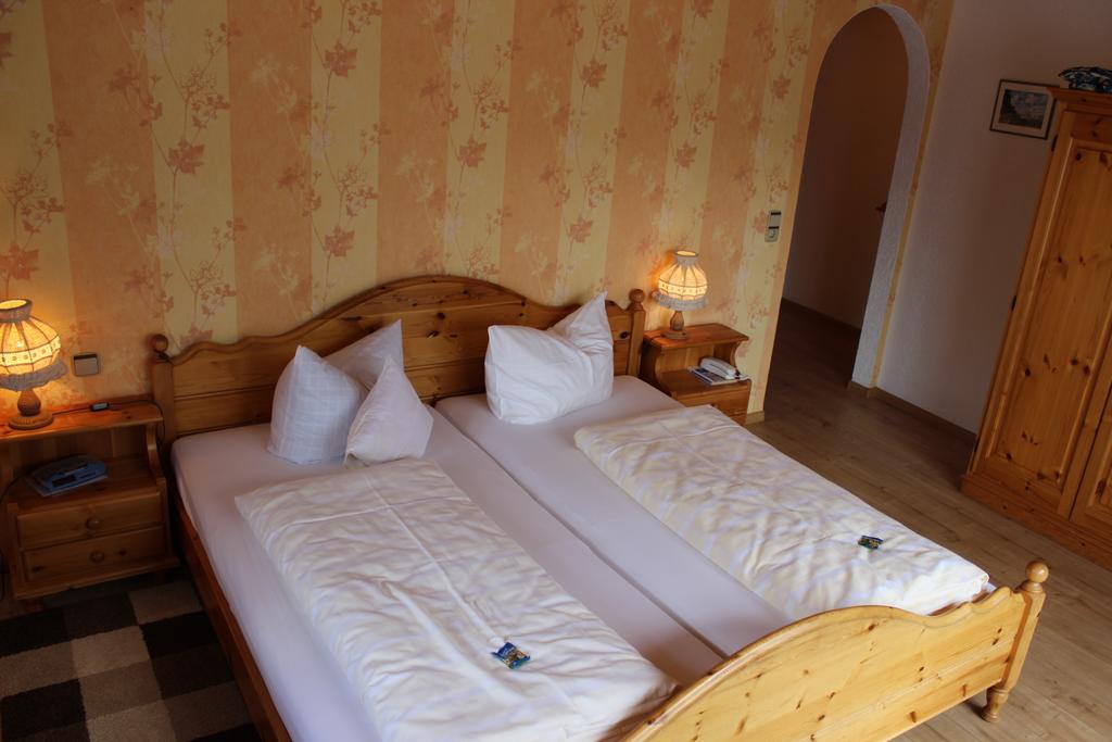 Landgasthof Zum Schuetzen Oberried  Kamer foto